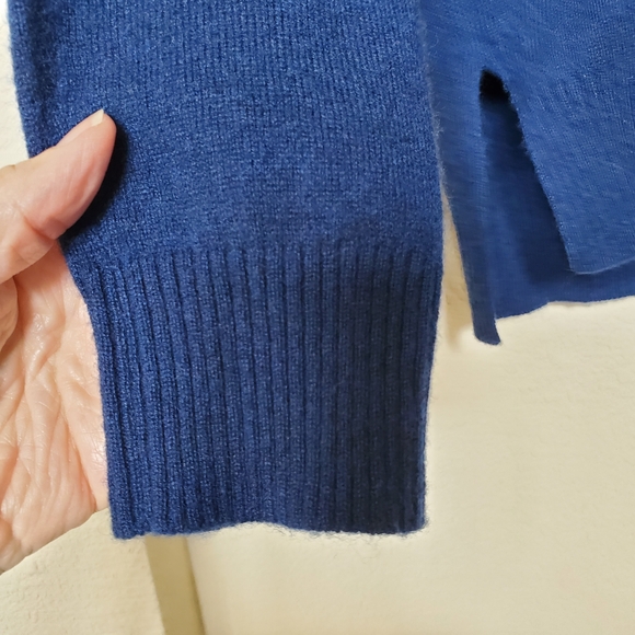 J. McLaughlin Blue 100% Cashmere Cardigan Sweater.  Size 8 - Picture 3 of 7